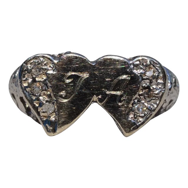 The Hodge: Antique Handmade Toi Et Moi Lovers Ring in White Gold and Diamonds For Sale