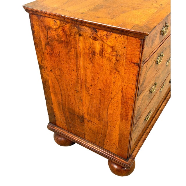 Queen Anne Walnut Chest of Drawers, 1710 For Sale - Image 4 of 16