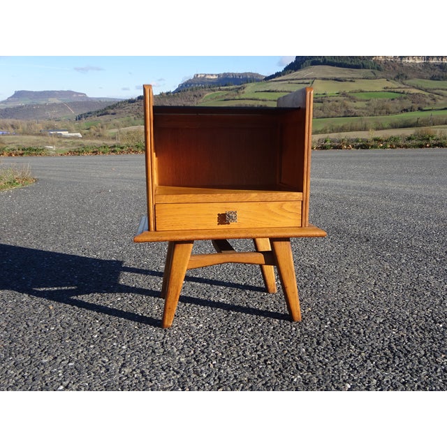 Vintage Bedside Table in Light Oak with Splayed Legs and Black Glass Top, 1960s For Sale - Image 3 of 18