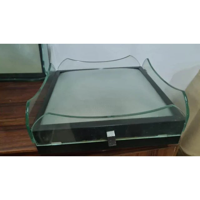 Tris Vega wall lamp in painted aluminum and glass, Italian production of 1960. Up to 250V (Europe/UK Standard).The wiring...