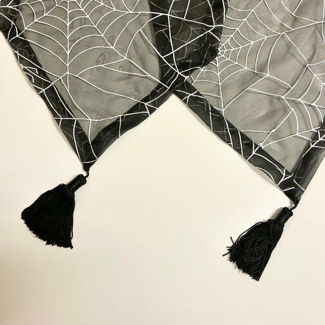 1980s 1980s Vintage Boho Chic Americana Halloween Spider Web Table Runner For Sale - Image 5 of 8
