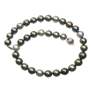 South Sea Tahitian Black Pearl Necklace With 14k White Gold Clasp For Sale