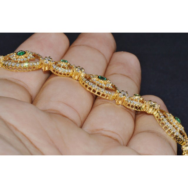 Certified Natural 5.2cts vs F Diamond Emerald 18k Solid Gold Bracelet For Sale In Dallas - Image 6 of 12