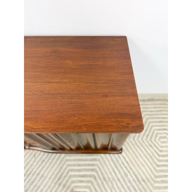 Rare United Furniture MCM Long Dresser Intricate Wood Pulls Vintage Lowboy For Sale - Image 14 of 17
