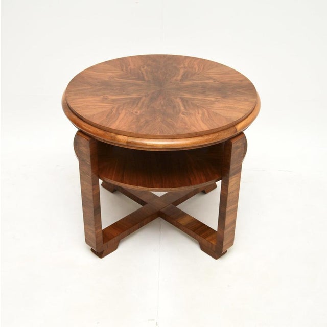 A beautiful and large figured walnut Art Deco coffee table, made in England and dating from the 1930’s. This is of...