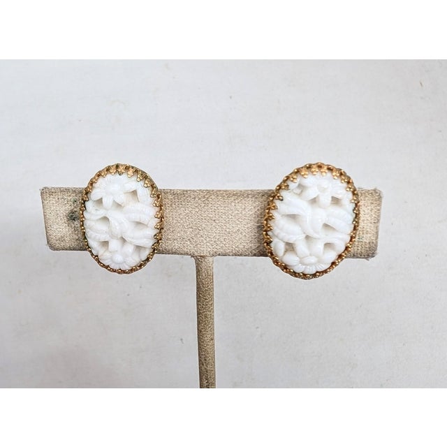 Napier Vintage 1960s Signed Napier Goldtone Oval Faux-Carved White Jade Clip Earrings-2 Pieces For Sale - Image 4 of 8