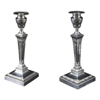 Antique Neoclassical Silver-Plated Candlesticks from Walker & Hall, 19th Century, Set of 2 For Sale