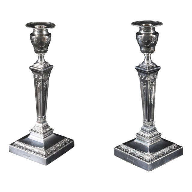 Antique Neoclassical Silver-Plated Candlesticks from Walker & Hall, 19th Century, Set of 2 For Sale