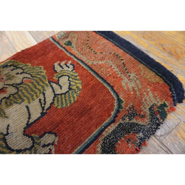 Chinese 1870s Red Field Snow Lion Medallion Antique Chinese Tibetan Small Wool Rug For Sale - Image 3 of 9