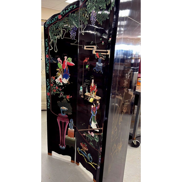1950s Chinese Coromandel Arched Four-Panel Lacquer Screen Divider Screen For Sale - Image 4 of 14