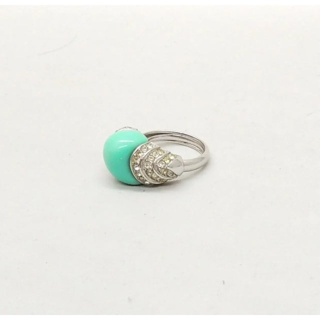 Trifari Vintage 1960s Signed Crown Trifari Rhodium Plated Faux-Turquoise & Clear Rhinestone Ring Size 5.5-7.5 For Sale - Image 4 of 9