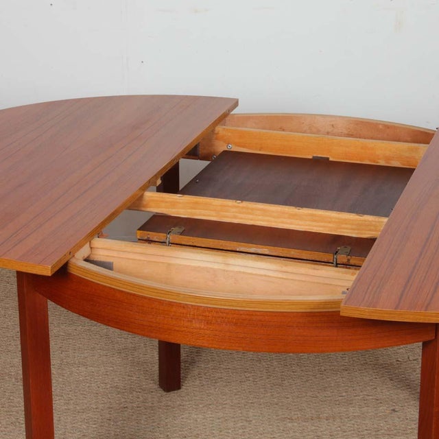 Wood Round Extendable Teak Dining Table, 1970s For Sale - Image 7 of 11