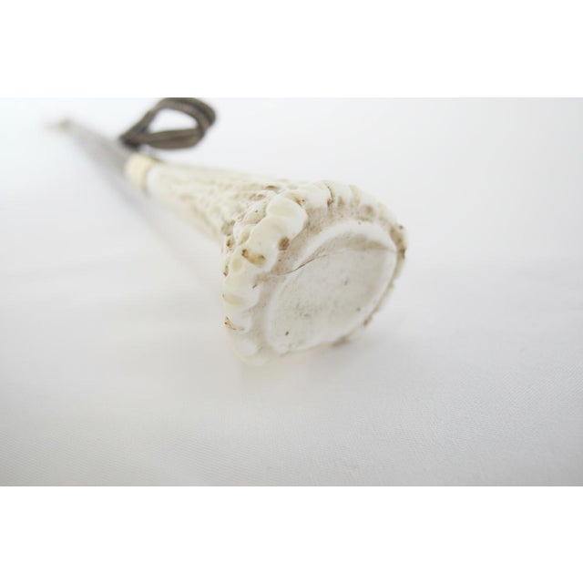 Vintage Deer Stag Antler Handle Wood Natural Ox Horn Shoehorn Stick For Sale - Image 4 of 6