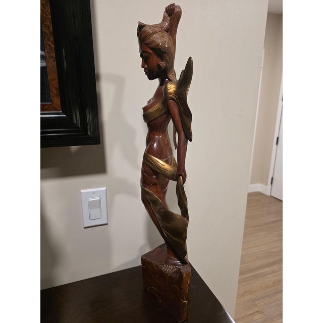 1940s 1940s Balinese Polychrome & Lacquered Devata Sculpture - Klungkung Collective For Sale - Image 5 of 12