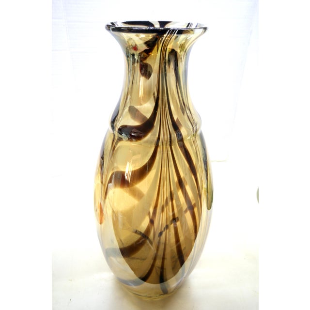 Chestnut 1960s Maestro Carlo Moretti-Style Murano Amber & Espresso Swirl Vase Cased Glass - 14" For Sale - Image 8 of 11
