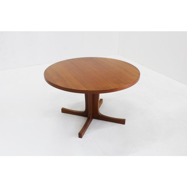 Mid-Century Modern Vintage Danish Round Extendable Dining Table in Teak, 1960s For Sale - Image 3 of 9