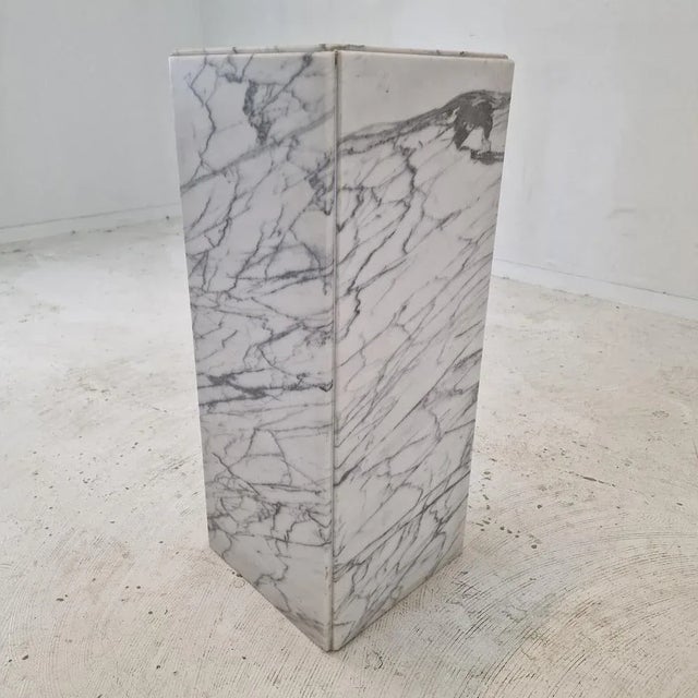 White Italian Marble Side Table or Pedestal, 1970s For Sale - Image 8 of 13