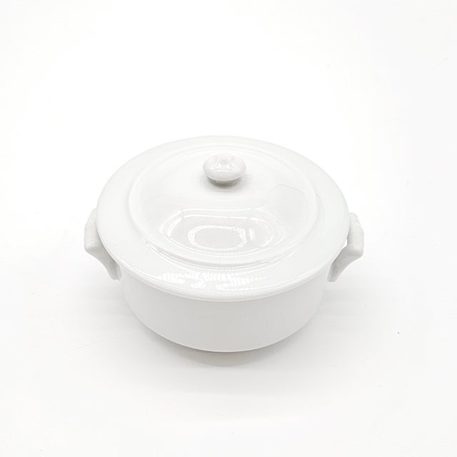 Late 20th Century French Apilco White Porcelain Individual Covered Casseroles, Pair For Sale - Image 9 of 17