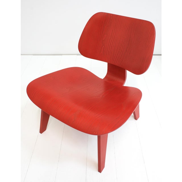 Vitra LCW Chairs in Red Stained Ash and Plywood by Charles & Ray Eames for Vitra, 2005, Set of 2 For Sale - Image 4 of 13