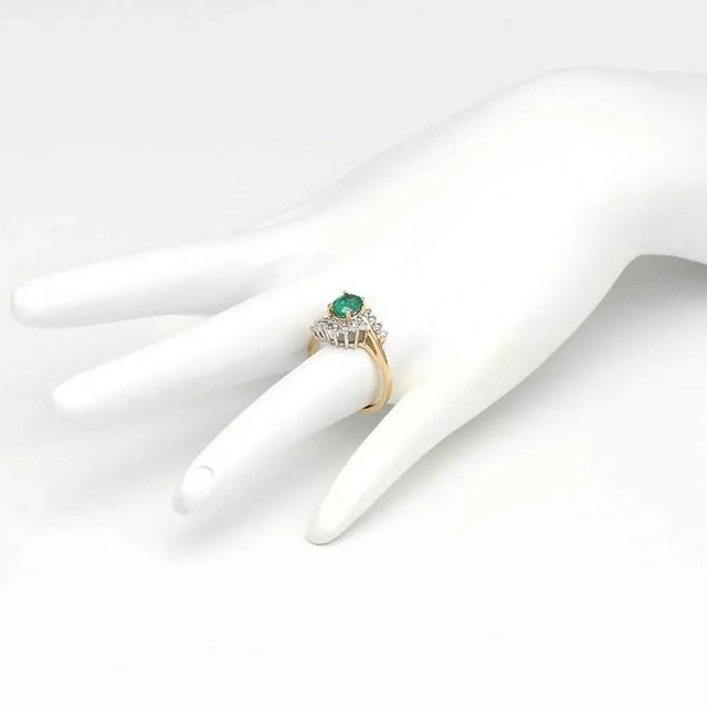 1980s 10KYW Emerald(0.81) & Diamond(0.24) Ring, size 6.25 For Sale - Image 5 of 5