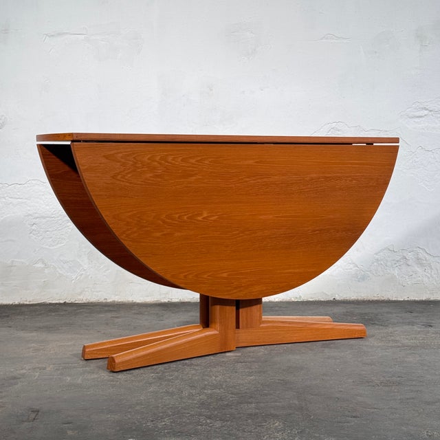 Drop Leaf Round Dining Table, 1960s For Sale - Image 11 of 14