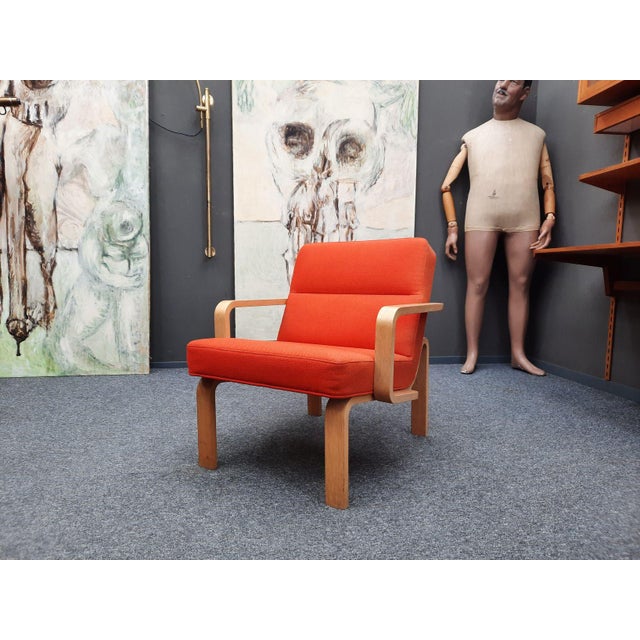 Nice lounge chair from the 1970s. Elegant design by Rud Thygesen & Johnny Sørensen. Manufactured by Magnus Olesen,...