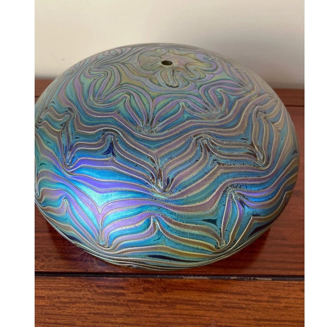Early 20th Century Vintage 12" Iridescent Pulled Feather Favrile Style Glass Dome Lamp Shade For Sale - Image 5 of 6