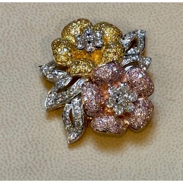 Modern 4 Ct Natural Fancy Color Diamond Flower Pin/ Brooch in 18 Kt Multi Color Gold For Sale - Image 3 of 8