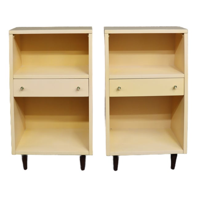 Merton Gershun Urban-Suburban Nightstands for American of Martinsville, Pair For Sale