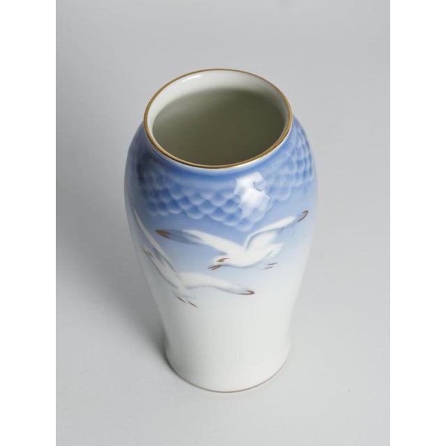 Vintage Porcelain Seagull Model 678 Vase from Bing & Gröndahl, Denmark, 1970s For Sale - Image 17 of 18
