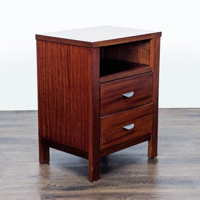Brand: Ligna Furniture. Dimensions (in): 23W x 17D x 30H.