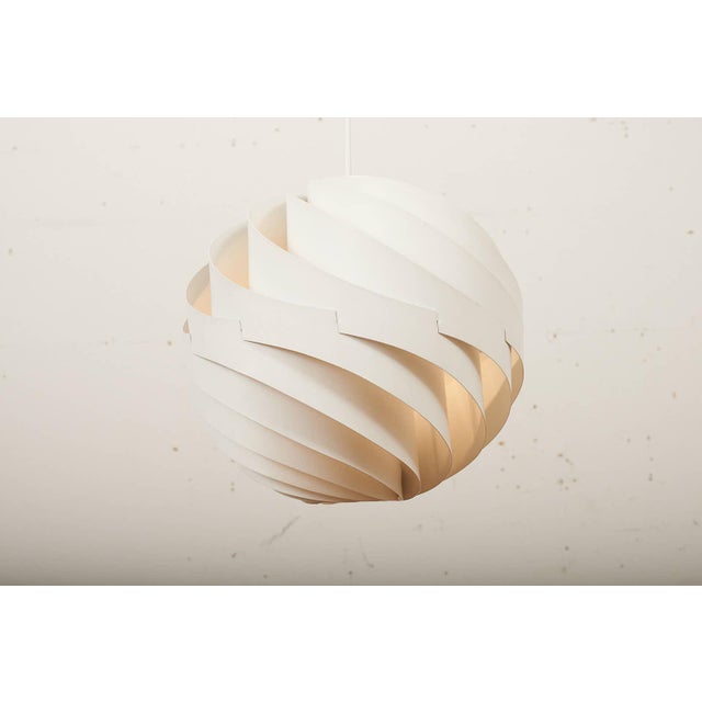 Turbo Hanging Lamp with Curved Slats in White Lacquered Aluminum by Louis Weisdorf for Lyfa, 1965 For Sale - Image 6 of 9