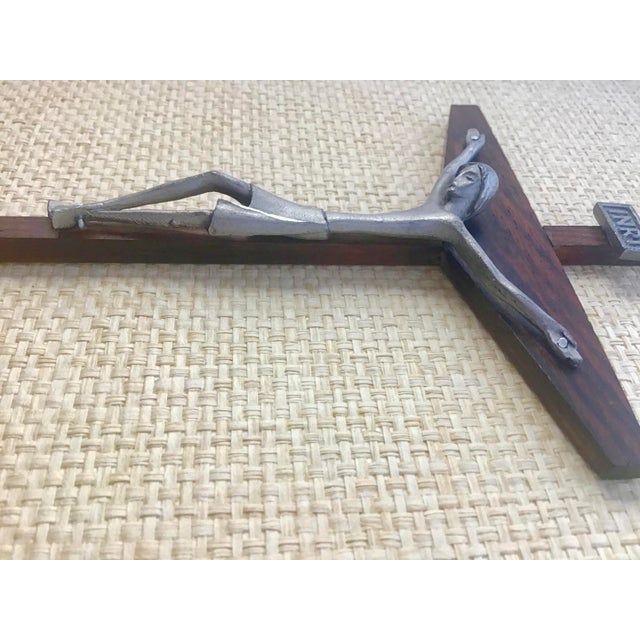 Mid Century Modern Crucifix in Teak and Silver Tone Metal, Italy For Sale - Image 4 of 8