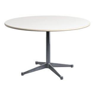 Round Table by Charles and Ray Eames for Herman Miller, 1970 For Sale