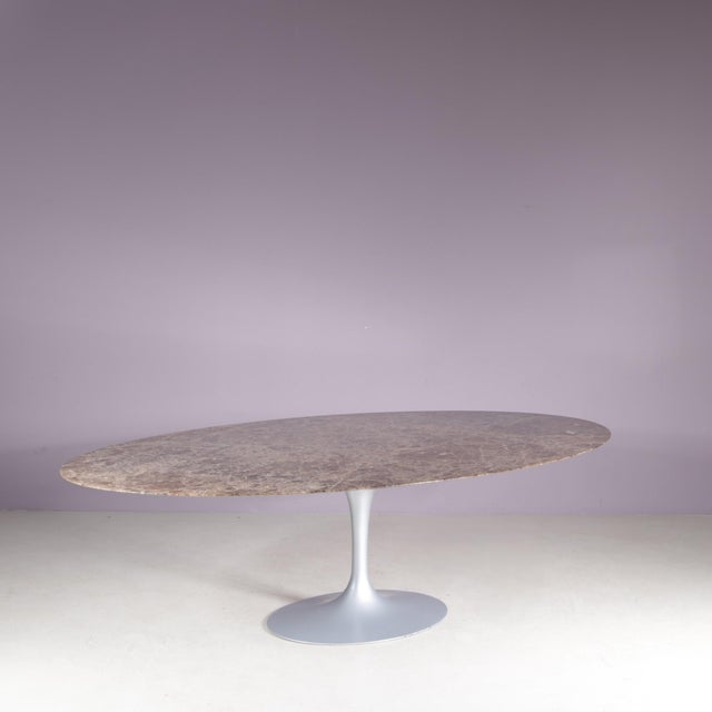 Eero Saarinen Oval Tulip Table with Brown Marble Top and Matt Silver Coated Oval Base by Eero Saarinen for Knoll International For Sale - Image 4 of 16