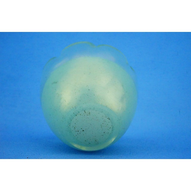 20th Century Tulip Bowl Iridescent Murano Sommerso Glass attributed to Alfredo Barbini for Seguso, 1950s For Sale - Image 14 of 18