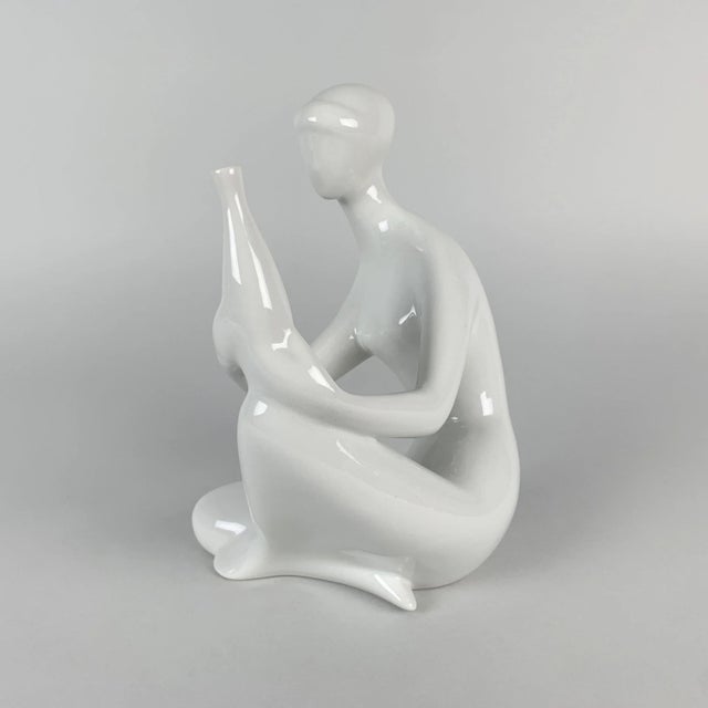 Porcelain Statue by Jitka Forejtova for Royal Dux, Czechoslovakia, 1960s For Sale - Image 3 of 7