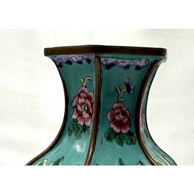 9" 1920s Chinese Republic Canton Enamel Hexagonal Vase, Turquoise Meiren & Peacock Scenic Centerpiece, Chinoiserie Mantel Decor For Sale - Image 9 of 15