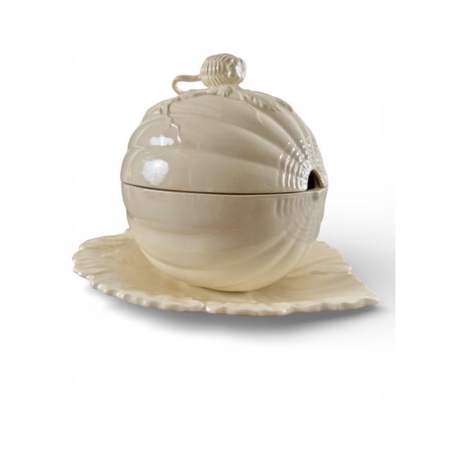 Mid 20th Century Leedsware Classical Creamware Melon Covered Centerpiece Tureen Dish With Leaf Base – England For Sale - Image 4 of 12