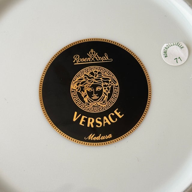 Soup plate 23 cm Design: Medusa (old style) This piece has an attribution mark, I am sure that it is completely authentic...