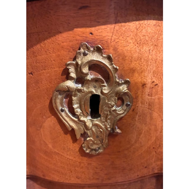 Mid 18th Century Period Rococo French Provincial Commode en Arbelete For Sale - Image 13 of 14