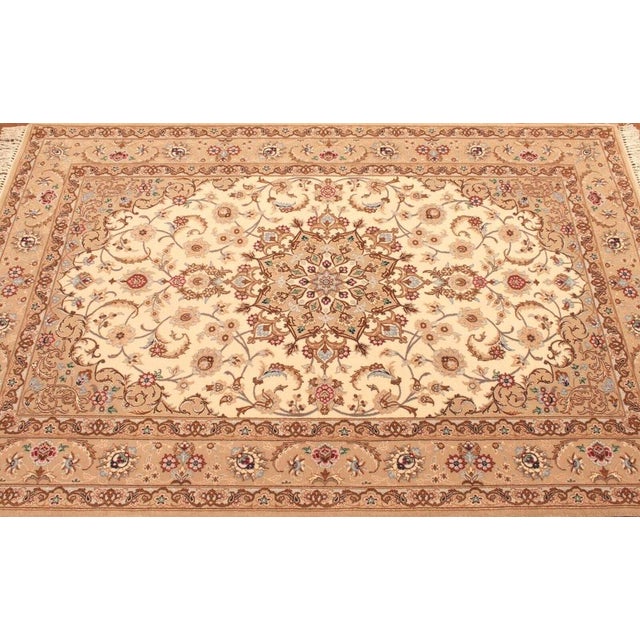 Middle Eastern Rug in Wool For Sale - Image 6 of 11