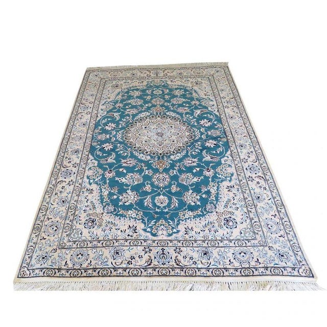 Middle Eastern Hand-Knotted Rug in Wool and Silk For Sale - Image 3 of 3