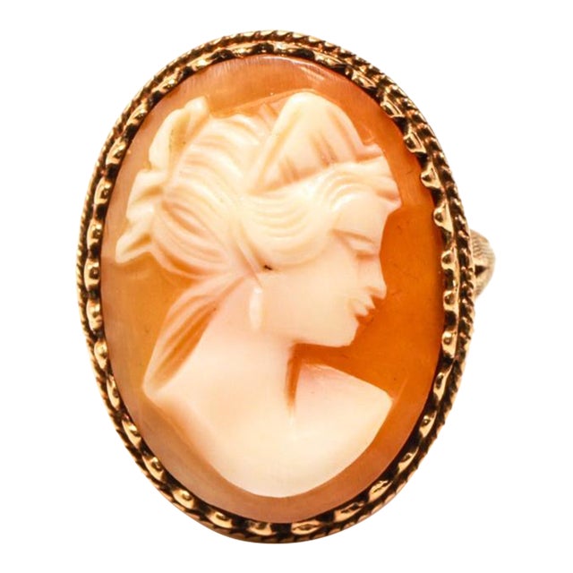 Vintage 10k Yellow Gold & Carved Shell Cameo Ring For Sale