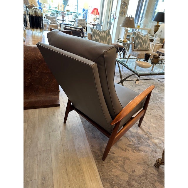 1970s Mid Century Lounge Recliner With Custom Upholstery Attributed to Milo Baughman For Sale In New York - Image 6 of 12