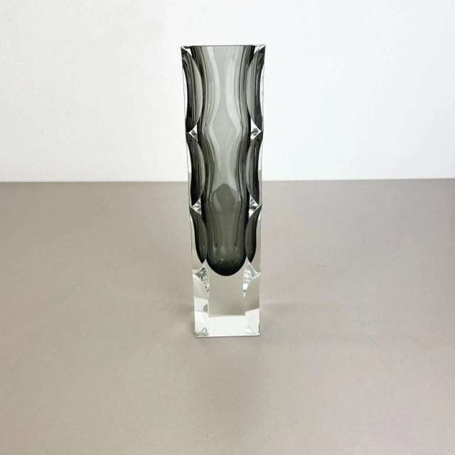 Article: Murano glass vase Origin: Murano, Italy Decade: 1970s Design: Alessandro Mandruzzato This original glass vases...
