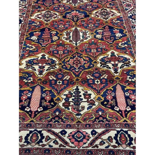 1940s Persian Bakhtiari Area Rug 7'0" X 10'0" For Sale In Dallas - Image 6 of 13