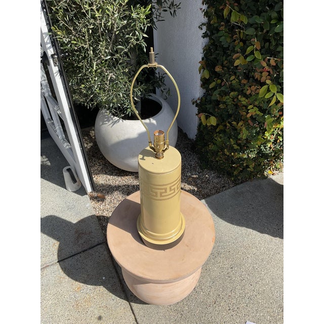 Vintage Greek Key Gold Leaf Column Table Lamp For Sale In Los Angeles - Image 6 of 16