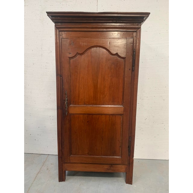 Louis XV Style Bonnetière in Cherrywood, 19th Century For Sale - Image 11 of 11