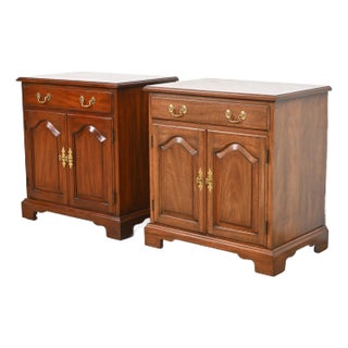 Henkel Harris Georgian Solid Mahogany Nightstands, Pair For Sale
